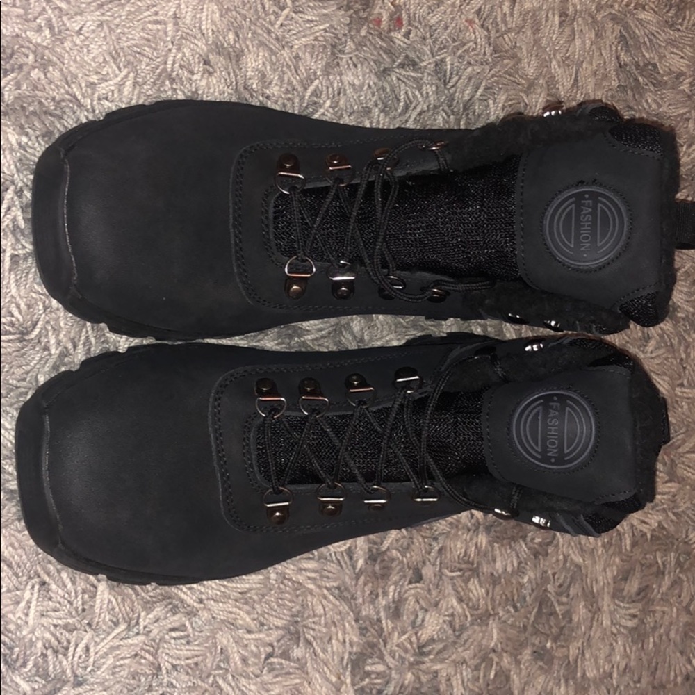 Donghong MENS fur line boots - Picture 3 of 3